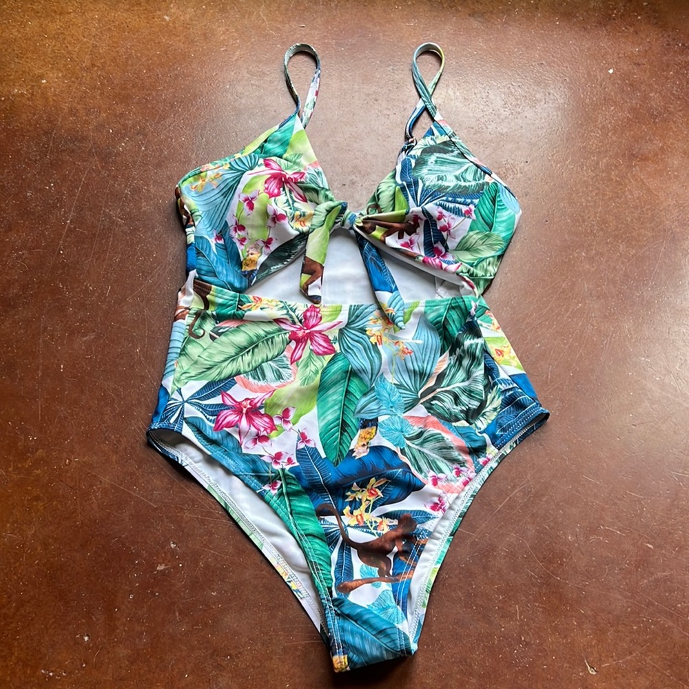 SHEIN Cut Out Tropical One Piece 🏝
